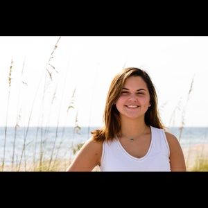 Meet your Posher, Danielle